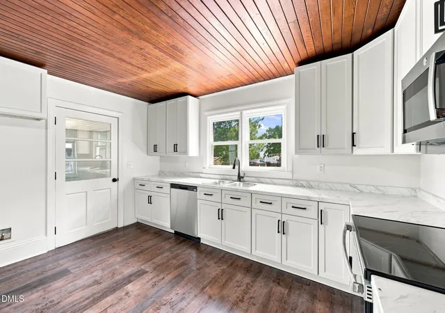 Photo 4 of Single family home for sale at 2695 Lizzie Ml Rd, Selma, NC 27576 | MLS# 10190902 | Listing updated on 2026-09-04