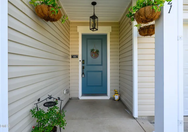 Photo 3 of Single family home for sale at 321 New Castle Ln, Spring Lake, NC 28390 | MLS# 10191061 | Listing updated on 2026-09-18