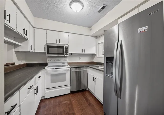 Photo 3 of Sale Pending at 4271 Lake Ridge Dr, Raleigh, NC 27604 | MLS# 10190903 | Listing updated on 2026-09-16