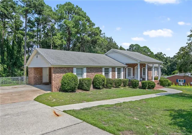 Photo 2 of Single family home for sale at 225 Vivian Dr, Fayetteville, NC 28311 | MLS# 768453 | Listing updated on 2026-09-21