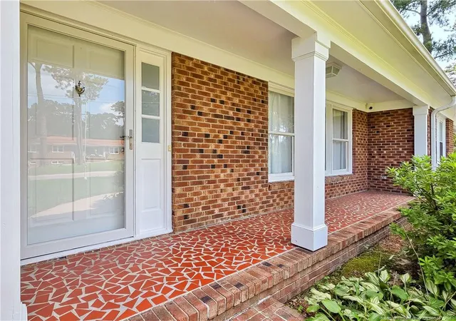 Photo 2 of Single family home for sale at 3209 Kentyre Dr, Fayetteville, NC 28303 | MLS# 768934 | Listing updated on 2026-09-04