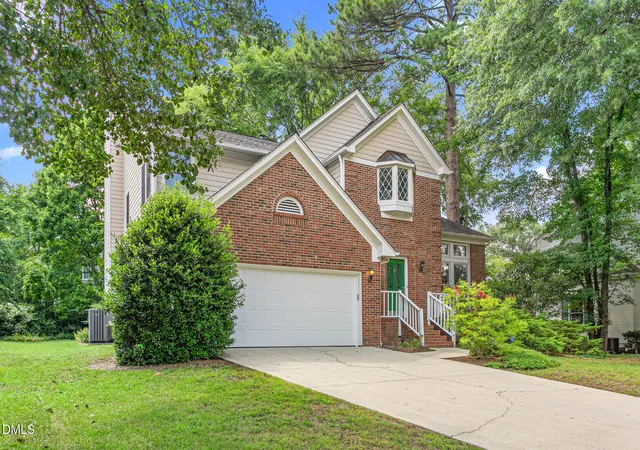 Photo 2 of Single family home for sale at 207 Windhover Dr, Chapel Hill, NC 27514 | MLS# 10190985 | Listing updated on 2026-09-05
