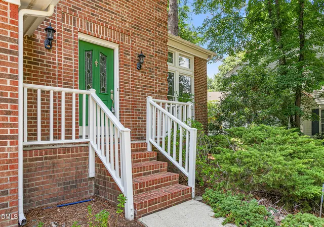 Photo 3 of Single family home for sale at 207 Windhover Dr, Chapel Hill, NC 27514 | MLS# 10190985 | Listing updated on 2026-09-05
