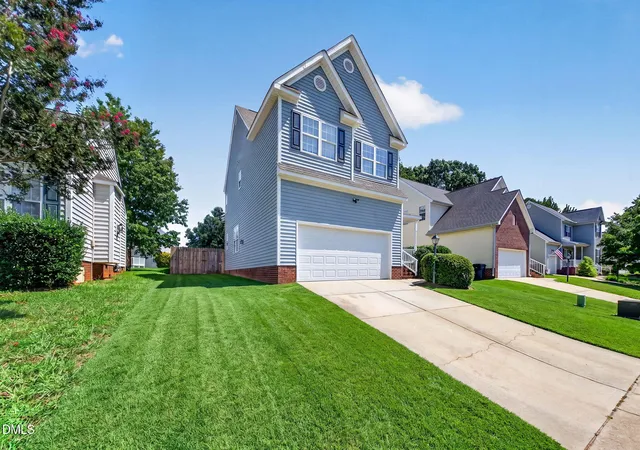 Photo 3 of Single family home for sale at 2525 Trailwood Hills Dr, Raleigh, NC 27603 | MLS# 10191034 | Listing updated on 2026-09-19