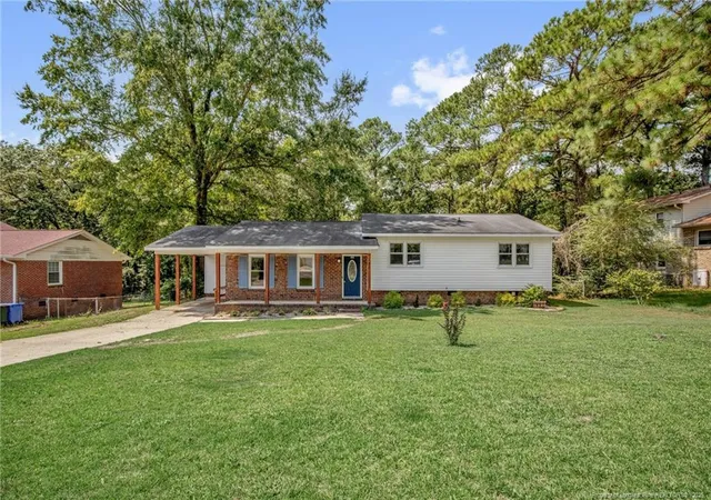 Photo 3 of Single family home for sale at 130 S Ingleside Dr, Fayetteville, NC 28314 | MLS# 768954 | Listing updated on 2026-09-05