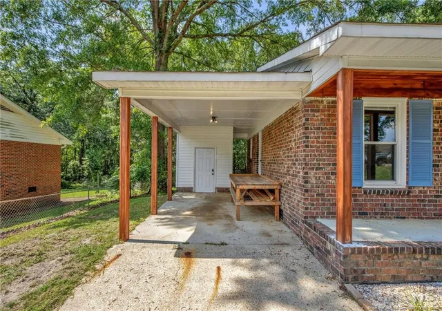 Photo 4 of Single family home for sale at 130 S Ingleside Dr, Fayetteville, NC 28314 | MLS# 768954 | Listing updated on 2026-09-05