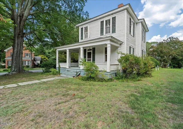 Photo 1 of Single family home for sale at 302 Halifax St, Warrenton, NC 27589 | MLS# 10191071 | Listing updated on 2026-09-05