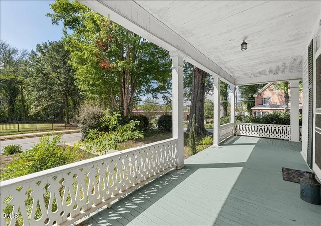 Photo 4 of Single family home for sale at 302 Halifax St, Warrenton, NC 27589 | MLS# 10191071 | Listing updated on 2026-09-05