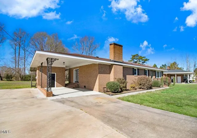 Photo 2 of Single family home for sale at 1676 Tommys Rd, Goldsboro, NC 27534 | MLS# 10191051 | Listing updated on 2026-09-16