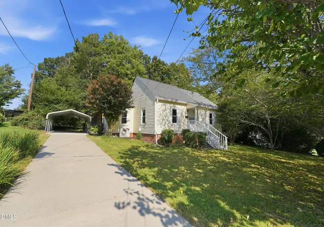 Photo 3 of Single family home for sale at 709 N Wilba Rd, Mebane, NC 27302 | MLS# 10191081 | Listing updated on 2026-09-08