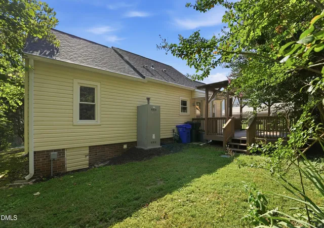 Photo 4 of Single family home for sale at 709 N Wilba Rd, Mebane, NC 27302 | MLS# 10191081 | Listing updated on 2026-09-08