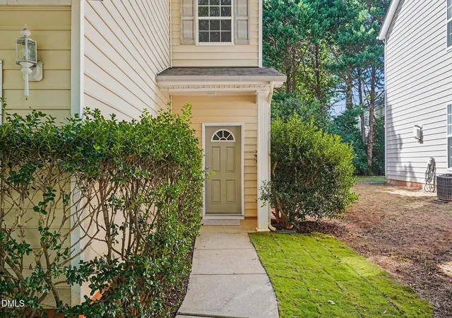 Photo 3 of Sale Pending at 8337 Tie Stone Way, Raleigh, NC 27613 | MLS# 10191461 | Listing updated on 2026-09-20