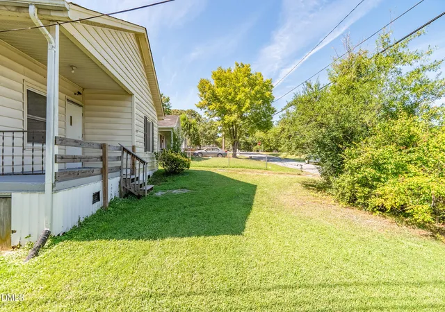 Photo 2 of Single family home for sale at 1307 Stonewall St, Burlington, NC 27217 | MLS# 10192074 | Listing updated on 2026-09-11