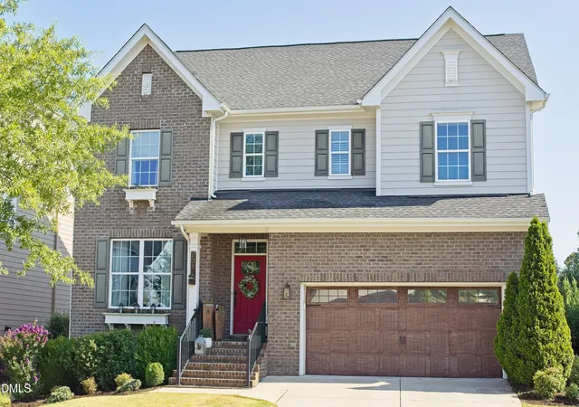 Photo 1 of Single family home for sale at 201 King Oak St, Holly Springs, NC 27540 | MLS# 10191070 | Listing updated on 2026-09-20