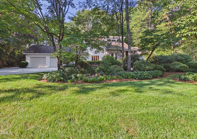 Photo 2 of Single family home for sale at 112 Black Oak Pl, Chapel Hill, NC 27517 | MLS# 10191104 | Listing updated on 2026-09-20