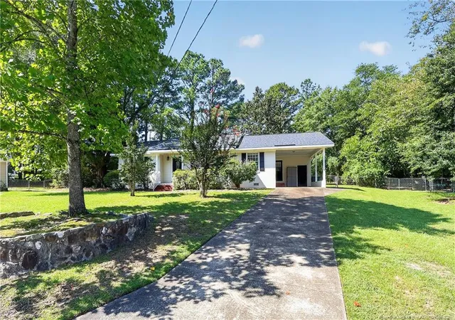 Photo 2 of Single family home for sale at 2817 Trentwood Ct, Fayetteville, NC 28304 | MLS# 768938 | Listing updated on 2026-09-05