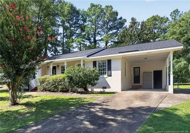 Photo 3 of Single family home for sale at 2817 Trentwood Ct, Fayetteville, NC 28304 | MLS# 768938 | Listing updated on 2026-09-05