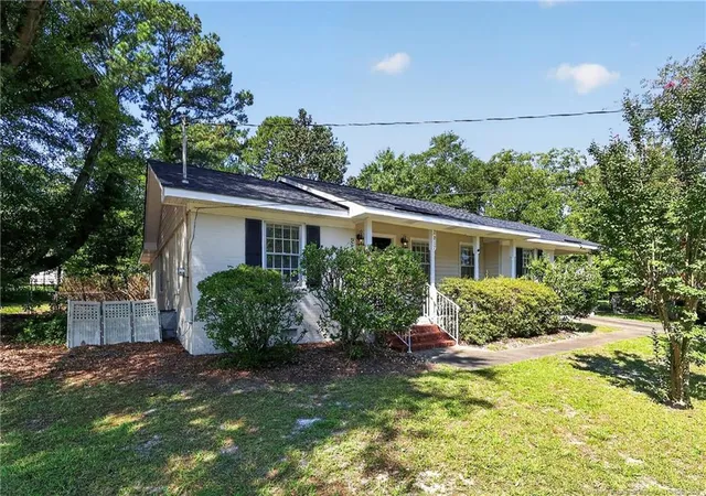 Photo 4 of Single family home for sale at 2817 Trentwood Ct, Fayetteville, NC 28304 | MLS# 768938 | Listing updated on 2026-09-05