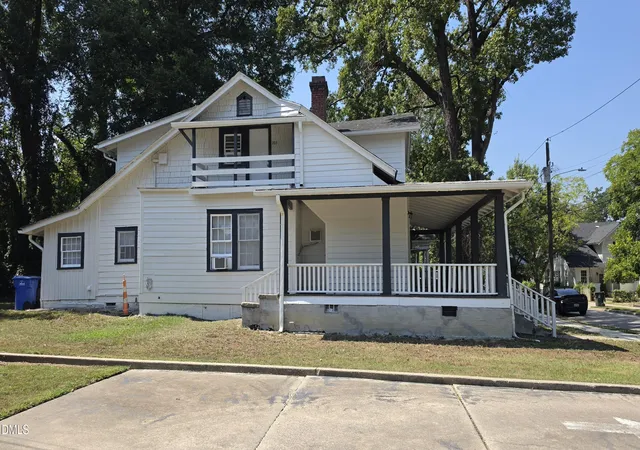 Listing Photo 2 - Condo for sale in building located at 203 Bruton St NE, Wilson, NC 27893 - Unit #
