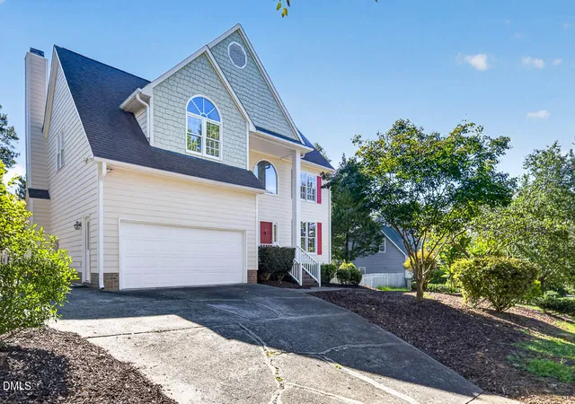 Photo 2 of Sale Pending at 104 Callard Run, Chapel Hill, NC 27514 | MLS# 10191685 | Listing updated on 2026-09-16