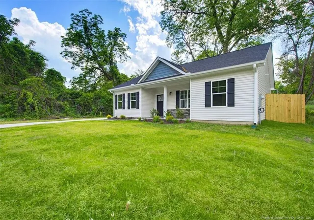 Photo 3 of Sale Pending at 320 Currie St, Fayetteville, NC 28301 | MLS# 768965 | Listing updated on 2026-09-13