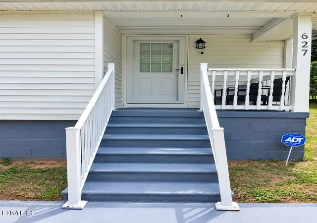 Photo 2 of Single family home for sale at 627 Dailey St, Burlington, NC 27217 | MLS# 10191144 | Listing updated on 2026-09-07