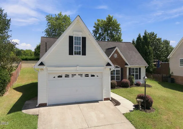 Photo 3 of Sale Pending at 6232 Spurgeon Way, High Point, NC 27265 | MLS# 10192417 | Listing updated on 2026-09-20
