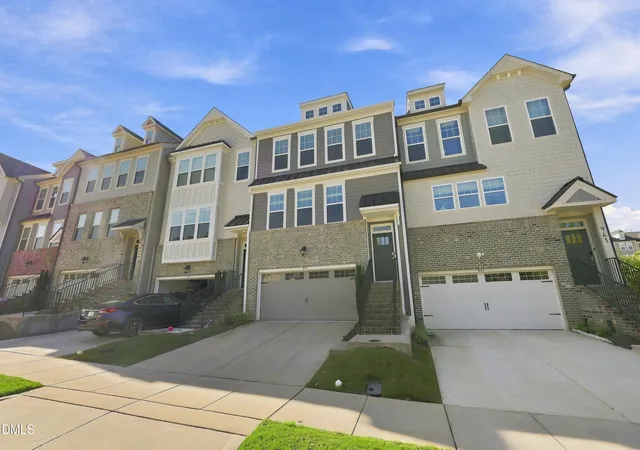 Photo 4 of Townhouse for sale at 939 Dalton Ridge Pl, Apex, NC 27523 | MLS# 10191737 | Listing updated on 2026-09-14