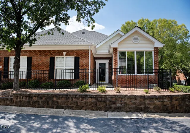 Townhouse for sale at 4713 Lewisham Ct, Raleigh, NC 27612 | MLS# 10191379