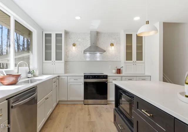 Photo 4 of Single family home for sale at 7 Cates Ct, Hillsborough, NC 27278 | MLS# 10191202 | Listing updated on 2026-09-08
