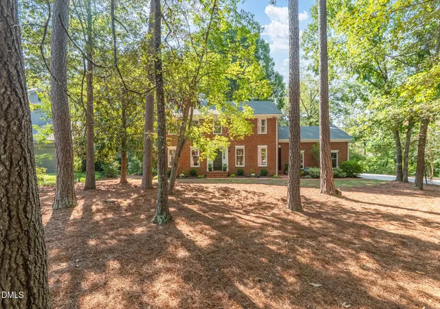 Photo 2 of Sale Pending at 6929 Knotty Pine Dr, Chapel Hill, NC 27517 | MLS# 10191429 | Listing updated on 2026-09-13