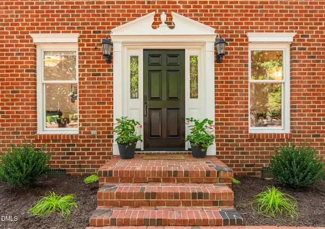 Photo 3 of Sale Pending at 6929 Knotty Pine Dr, Chapel Hill, NC 27517 | MLS# 10191429 | Listing updated on 2026-09-13
