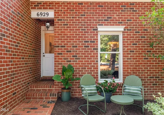 Photo 3 of Sale Pending at 6929 Knotty Pine Dr, Chapel Hill, NC 27517 | MLS# 10191429 | Listing updated on 2026-09-13