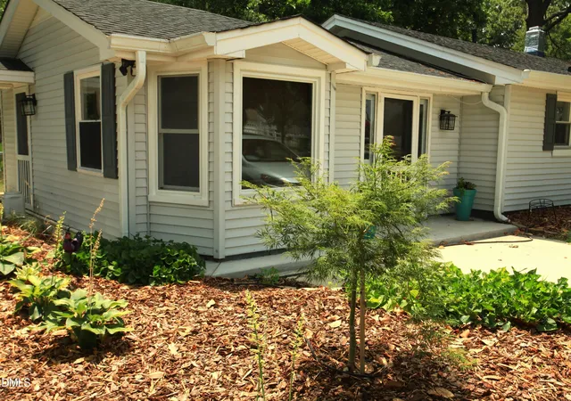 Photo 3 of Single family home for sale at 2351 Mount Pleasant Rd, Willow Spring, NC 27592 | MLS# 10191291 | Listing updated on 2026-09-08