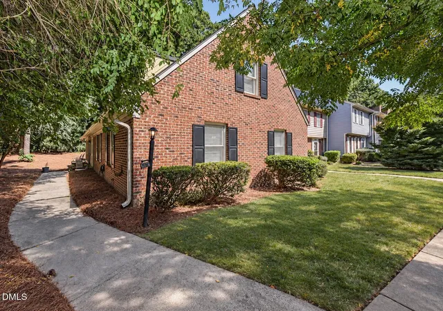 Townhouse for sale at 5674 Hamstead Xing, Raleigh, NC 27612 | MLS# 10191419