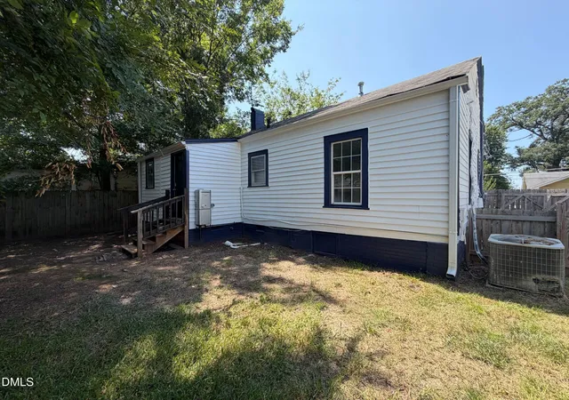 Photo 4 of Single family home for sale at 510 N Maple St, Durham, NC 27703 | MLS# 10191217 | Listing updated on 2026-09-17