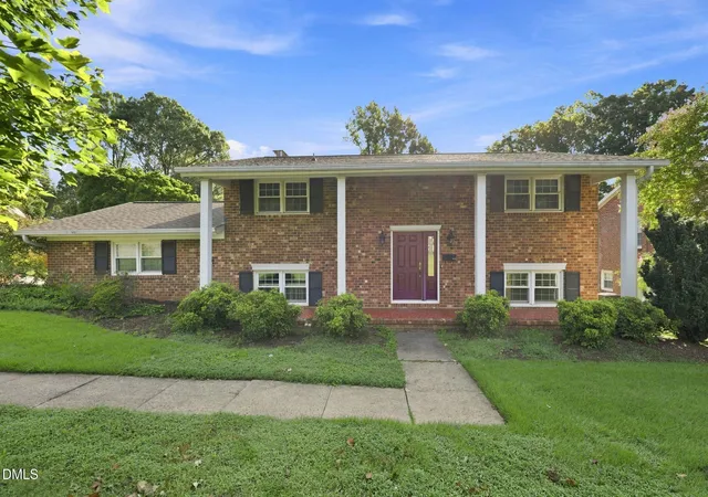 Photo 1 of Single family home for sale at 1119 Briarcliff Rd, Burlington, NC 27215 | MLS# 10192044 | Listing updated on 2026-09-19
