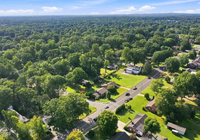 Photo 3 of Single family home for sale at 1119 Briarcliff Rd, Burlington, NC 27215 | MLS# 10192044 | Listing updated on 2026-09-19