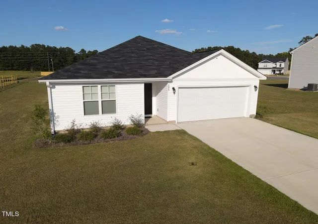 Photo 3 of Single family home for sale at 195 Presley St, Raeford, NC 28376 | MLS# 10192165 | Listing updated on 2026-10-02