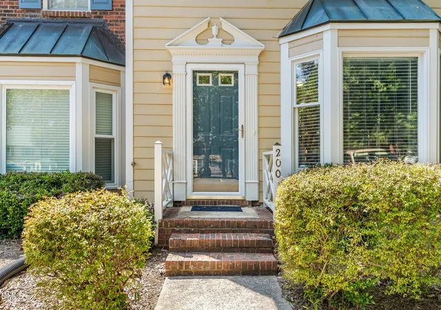 Photo 2 of Townhouse for sale at 200 Standish Dr, Chapel Hill, NC 27517 | MLS# 10191874 | Listing updated on 2026-09-16