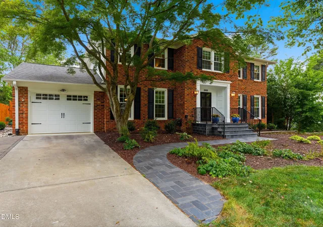 Photo 2 of Sale Pending at 1008 Indian Trl Dr, Raleigh, NC 27609 | MLS# 10191714 | Listing updated on 2026-09-14