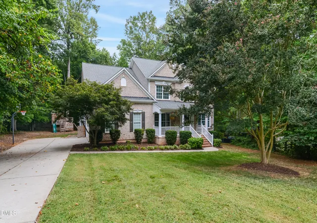 Photo 3 of Single family home for sale at 1414 Starmont Dr, Hillsborough, NC 27278 | MLS# 10192285 | Listing updated on 2026-09-27