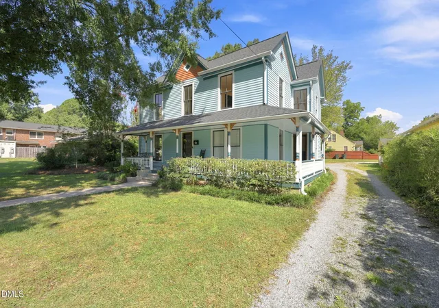 Photo 3 of Single family home for sale at 619 W Front St, Burlington, NC 27215 | MLS# 10191998 | Listing updated on 2026-09-14