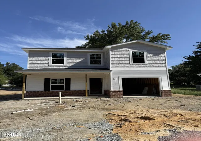 Photo 1 of Single family home for sale at 709 E Green St, Franklinton, NC 27525 | MLS# 10191625 | Listing updated on 2026-09-17