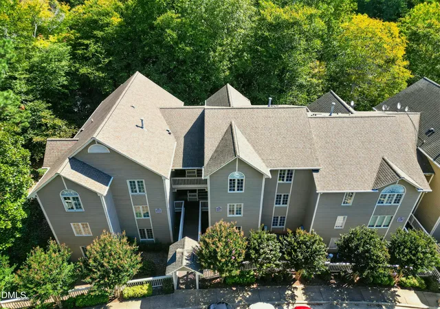 Listing Photo 2 - Condo for sale in building located at 313 Gln Echo Ln, Cary, NC 27518 - Unit #F