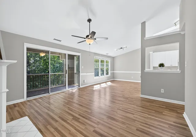Listing Photo 4 - Condo for sale in building located at 313 Gln Echo Ln, Cary, NC 27518 - Unit #F