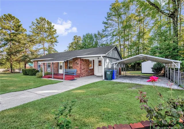 Photo 3 of Single family home for sale at 307 Dudley Dr, Fayetteville, NC 28314 | MLS# 769044 | Listing updated on 2026-09-11
