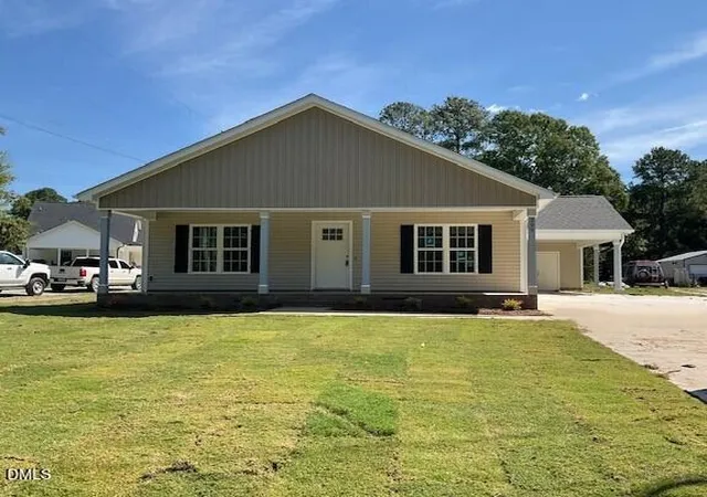 Photo 1 of Single family home for sale at 299 S Main St, Four Oaks, NC 27524 | MLS# 10191915 | Listing updated on 2026-09-11