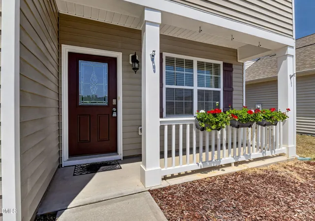 Photo 3 of Single family home for sale at 115 Rivercamp St, Clayton, NC 27527 | MLS# 10191358 | Listing updated on 2026-09-09