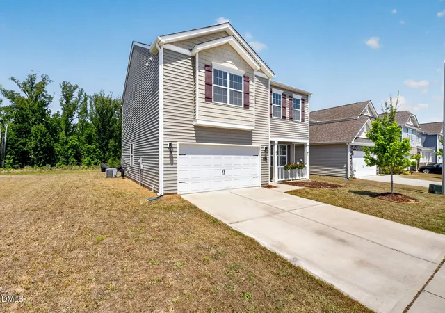 Photo 4 of Single family home for sale at 115 Rivercamp St, Clayton, NC 27527 | MLS# 10191358 | Listing updated on 2026-09-09